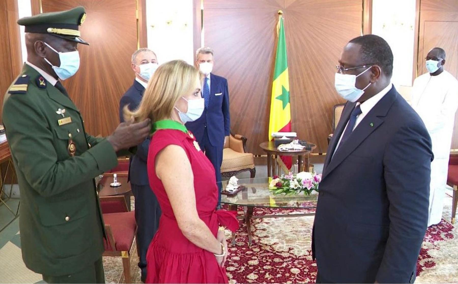 La Présidente de la Fondation Cuomo décorée de l’Ordre National du Lion du Sénégal
